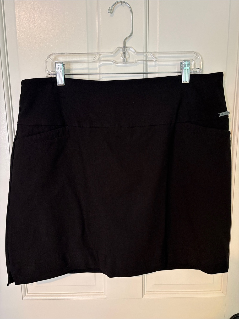 S. C. & Co. Size XXL Classic Black Skort
